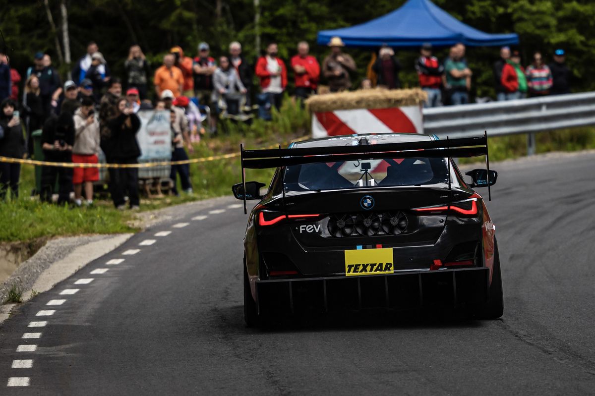 BMW i4 Racing