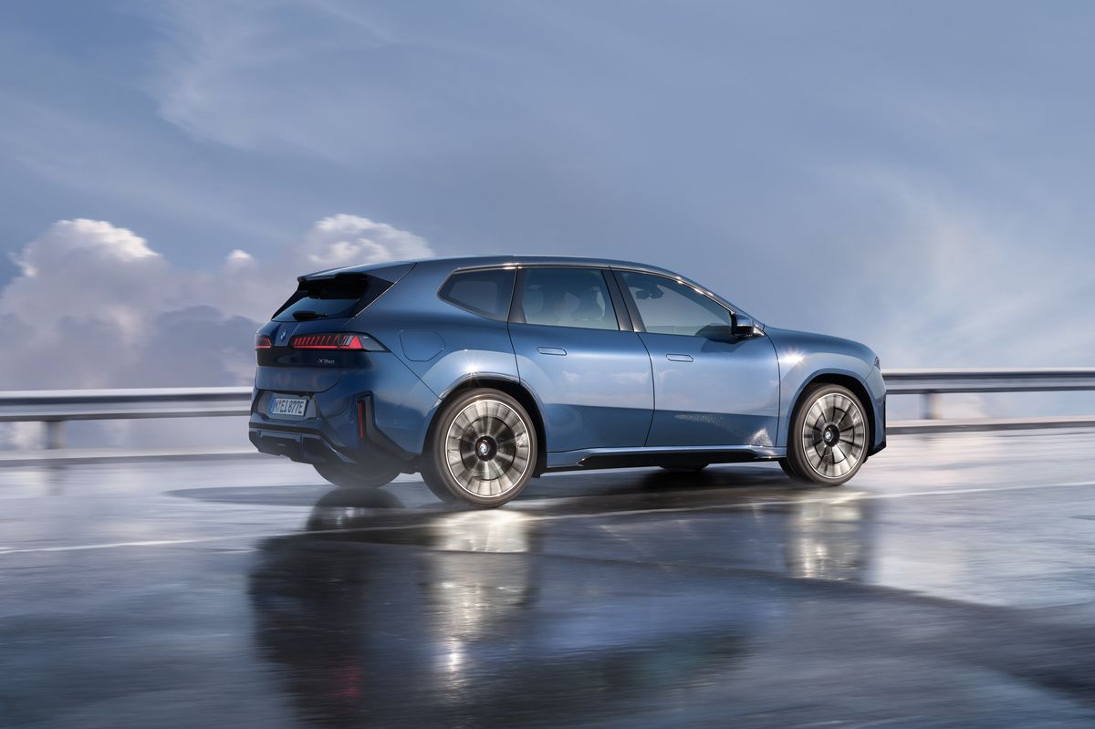 BMW iX3