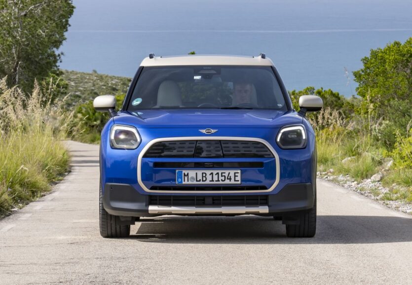 Noul MINI Countryman ONE