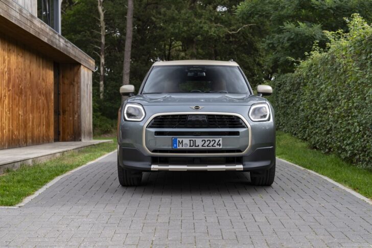 Noul MINI Countryman ONE