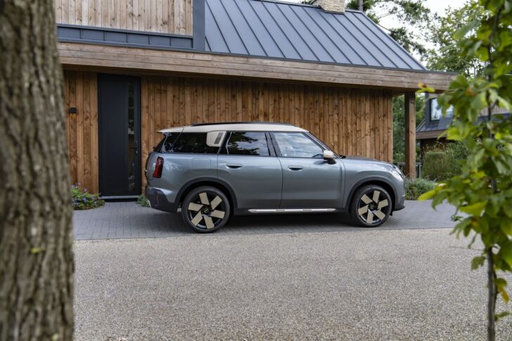 Noul MINI Countryman ONE