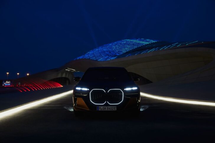 BMW i7