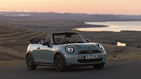 Test MINI Cooper Cabrio C: Vacanță la „Greci”… la noi, nu la ei