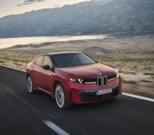 BMW iX4 debutează cu versiune M60 xDrive care produce 612 CP