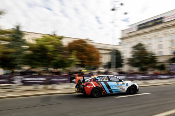 BMW i4 Racing