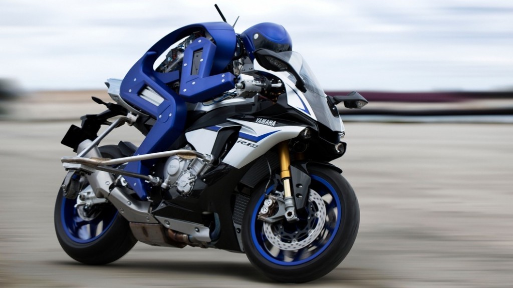 Yamaha a inventat robotul motociclist. Motobot l-a provocat deja pe Valentino Rossi. [VIDEO]