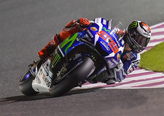 Lorenzo va pleca din pole-position în Qatar, după o ciocnire de orgolii cu Rossi în FP4