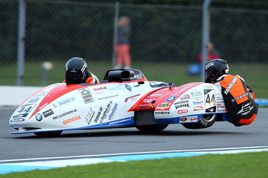 2016 British Superbike Championship, BSB R10, Donington Park, Derbyshire. 17th September 2016. PAIVARINTA / KAINULAINEN LCR BMW - 44-Racing win the world championship