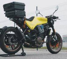 Motocicleta hibridă, studiu de caz: Husqvarna Svartpilen 401, cu un kit Vitesco