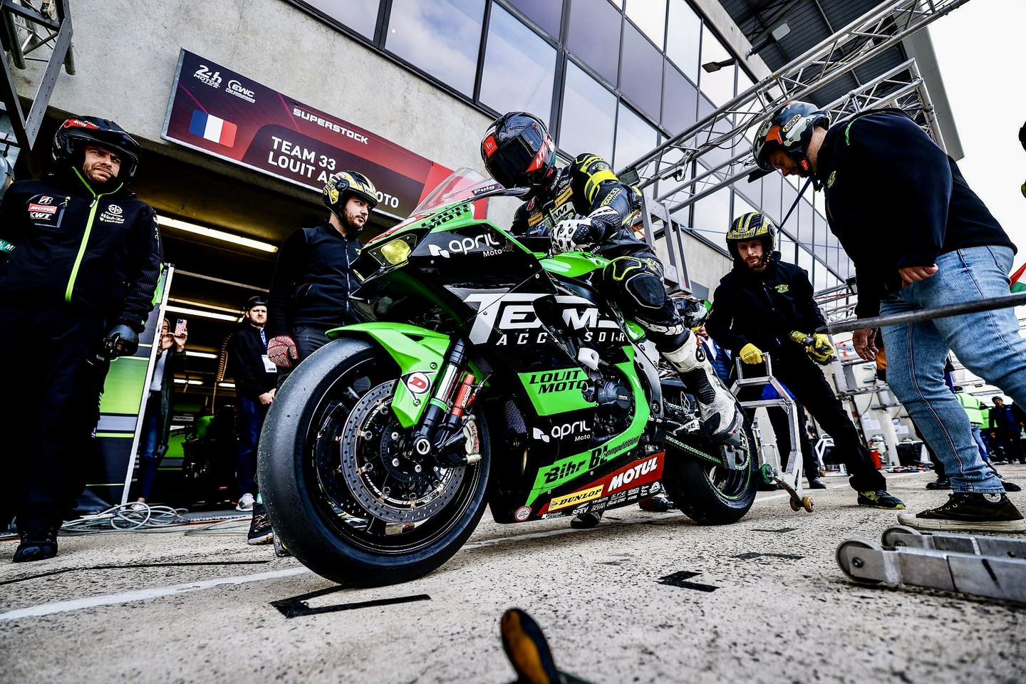 susținere Motul