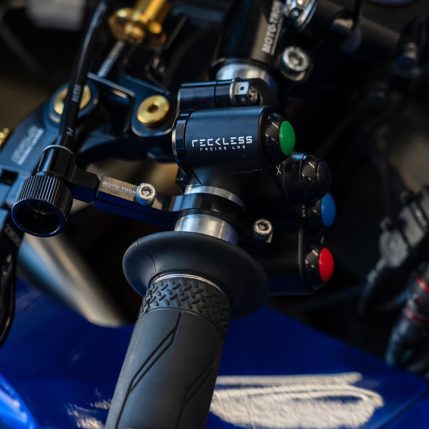 Yamaha R9